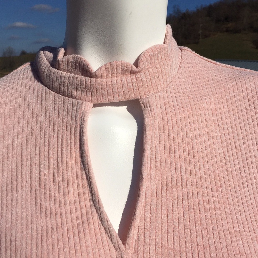 Altar’d State pink blouse - Picture 3 of 10